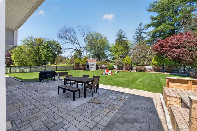 5 Arlington Court, Montrose, NY 10548