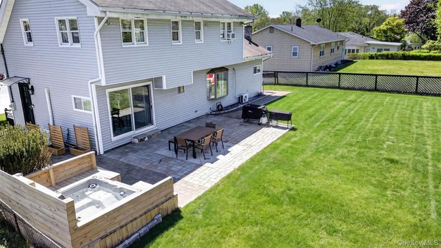 5 Arlington Court, Montrose, NY 10548