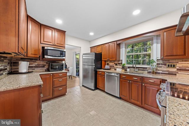 11858 ANTIETAM RD, Woodbridge, VA 22192
