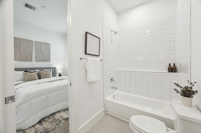 845 Elkhart Street B, Houston, TX 77091