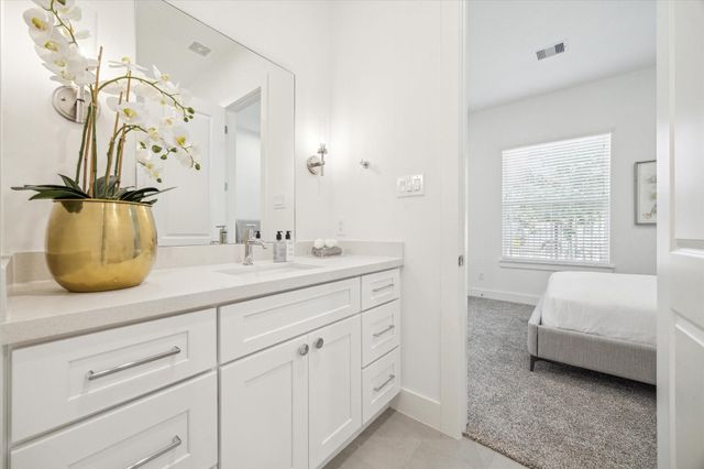 845 Elkhart Street B, Houston, TX 77091