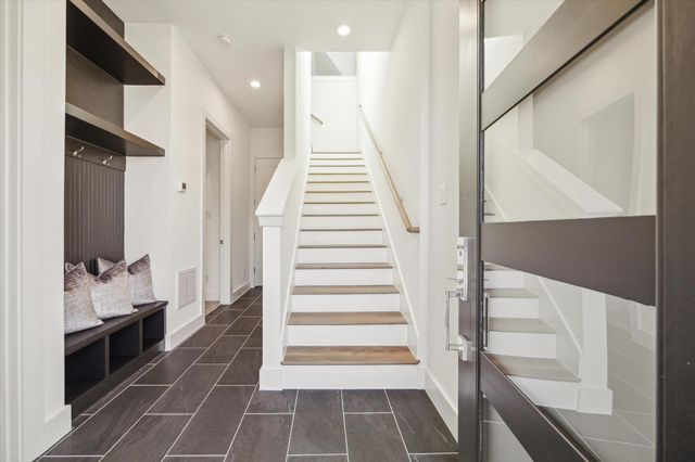 845 Elkhart Street B, Houston, TX 77091