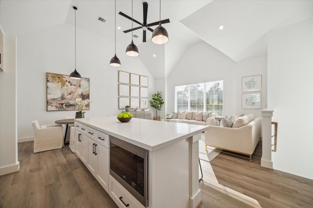 845 Elkhart Street B, Houston, TX 77091