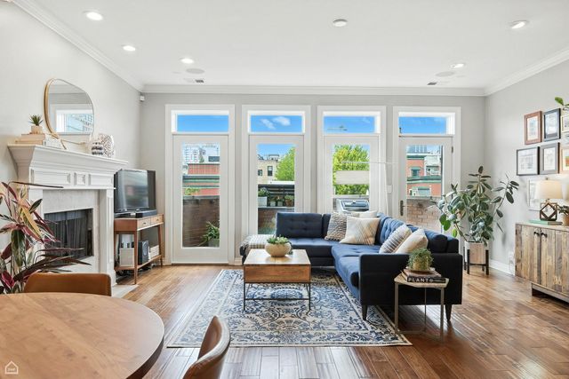 1031 W Monroe Street 4, Chicago, IL 60607