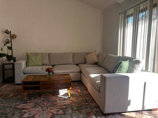 18435 Keswick, Reseda, CA 91335