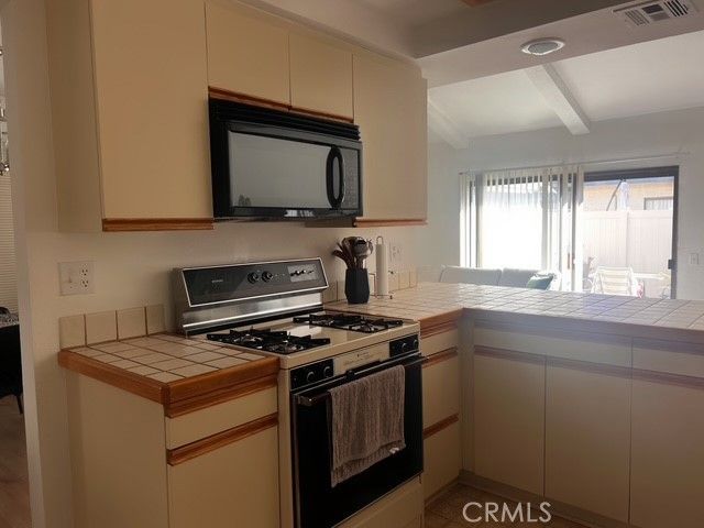 18435 Keswick, Reseda, CA 91335