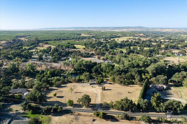 13749 Lancaster Rd, Oakdale, CA 95361