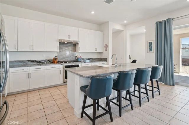 15825 Butterfly Drive, Fontana, CA 92336
