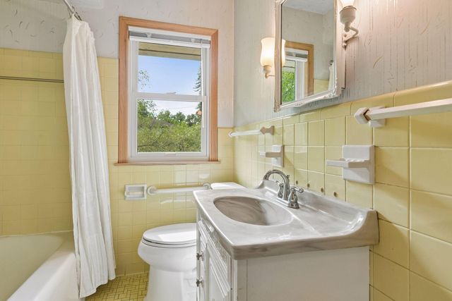 7105 W 23rd Street, Saint Louis Park, MN 55426