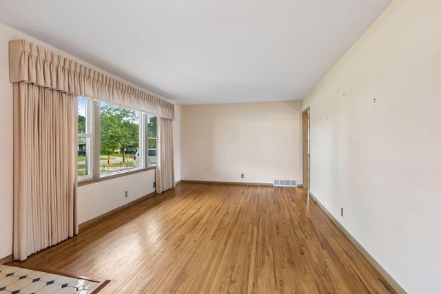 7105 W 23rd Street, Saint Louis Park, MN 55426