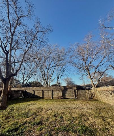 408 Bayridge Drive, League City, TX 77573