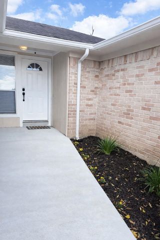 408 Bayridge Drive, League City, TX 77573