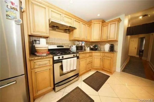 5169 72 place, Woodside, NY 11377