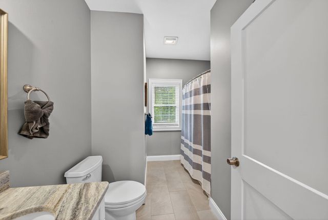 21 Walnut Hill Drive, Hooksett, NH 03106