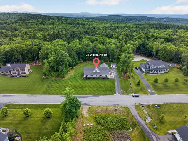 21 Walnut Hill Drive, Hooksett, NH 03106