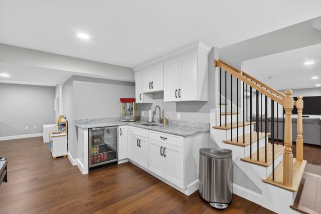 21 Walnut Hill Drive, Hooksett, NH 03106