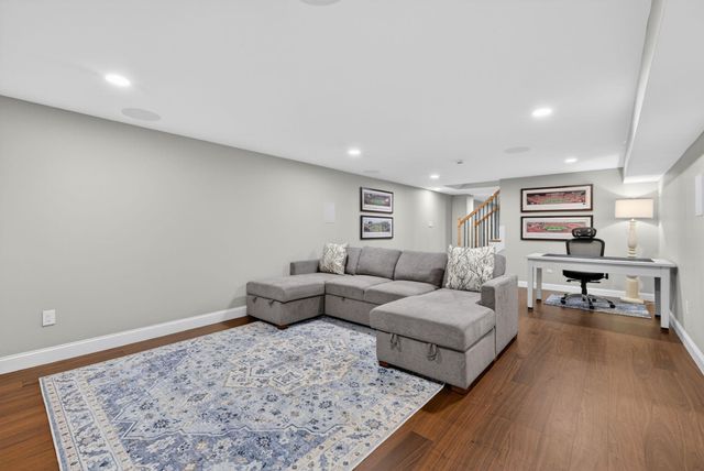 21 Walnut Hill Drive, Hooksett, NH 03106