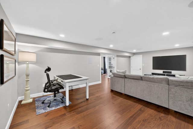 21 Walnut Hill Drive, Hooksett, NH 03106