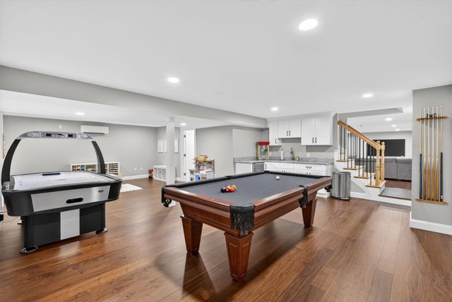 21 Walnut Hill Drive, Hooksett, NH 03106