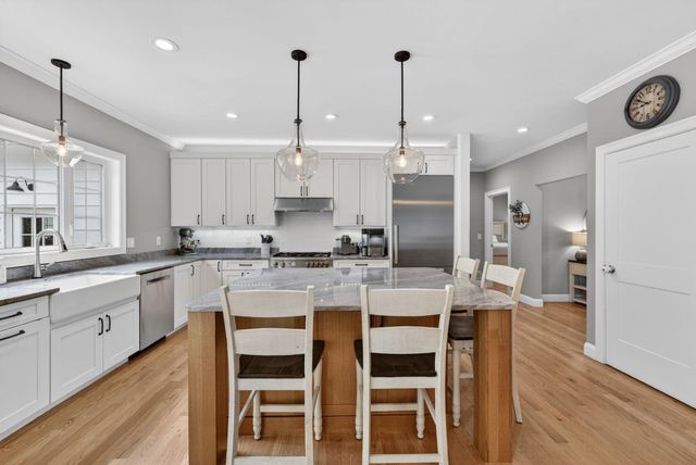 21 Walnut Hill Drive, Hooksett, NH 03106