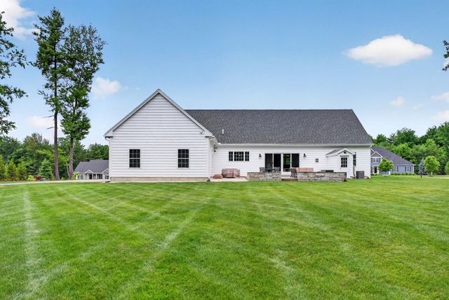 21 Walnut Hill Drive, Hooksett, NH 03106