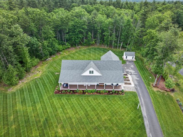 21 Walnut Hill Drive, Hooksett, NH 03106