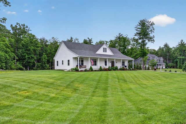 21 Walnut Hill Drive, Hooksett, NH 03106