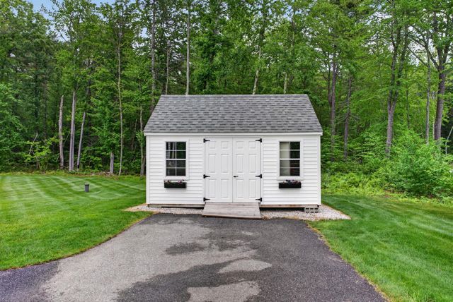 21 Walnut Hill Drive, Hooksett, NH 03106