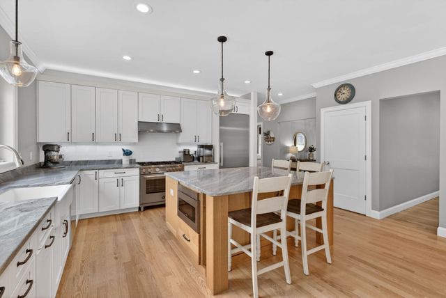 21 Walnut Hill Drive, Hooksett, NH 03106