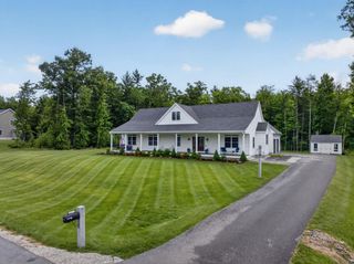 21 Walnut Hill Drive, Hooksett, NH 03106