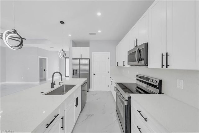 3508 35th ST SW, Lehigh Acres, FL 33976