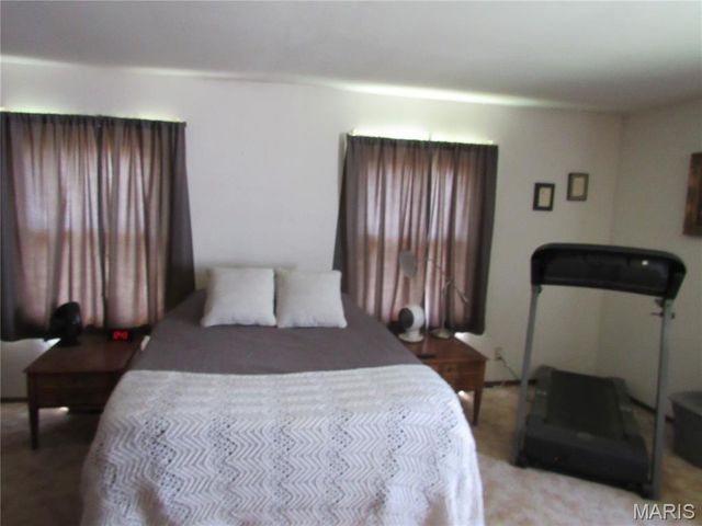 1123 Saint Benedict Drive, East St Louis, IL 62206