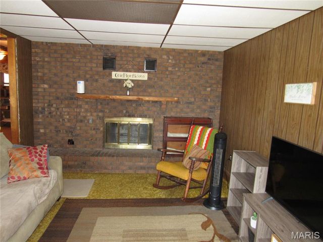 1123 Saint Benedict Drive, East St Louis, IL 62206