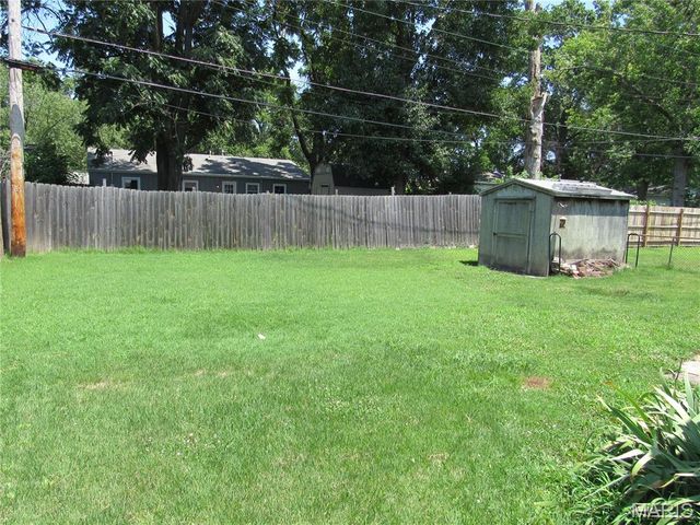 1123 Saint Benedict Drive, East St Louis, IL 62206