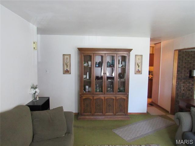 1123 Saint Benedict Drive, East St Louis, IL 62206