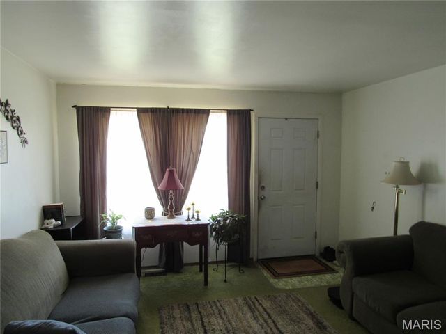 1123 Saint Benedict Drive, East St Louis, IL 62206