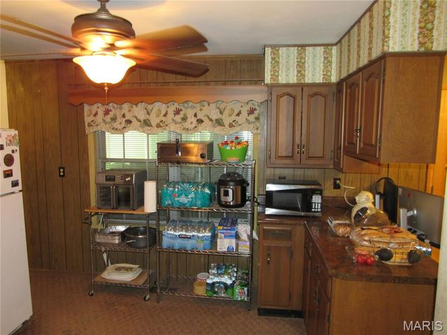 1123 Saint Benedict Drive, East St Louis, IL 62206