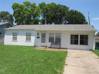 1123 Saint Benedict Drive, East St Louis, IL 62206