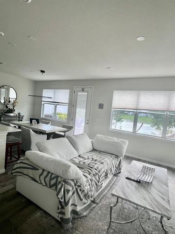 4924 Greenway Drive, Hollywood, FL 33021