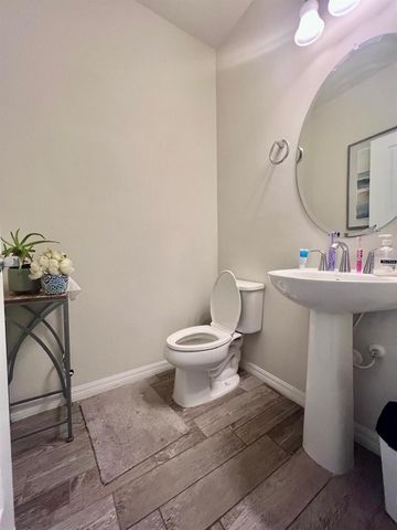 4924 Greenway Drive, Hollywood, FL 33021