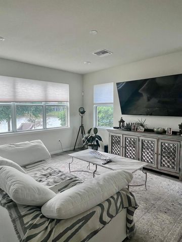 4924 Greenway Drive, Hollywood, FL 33021
