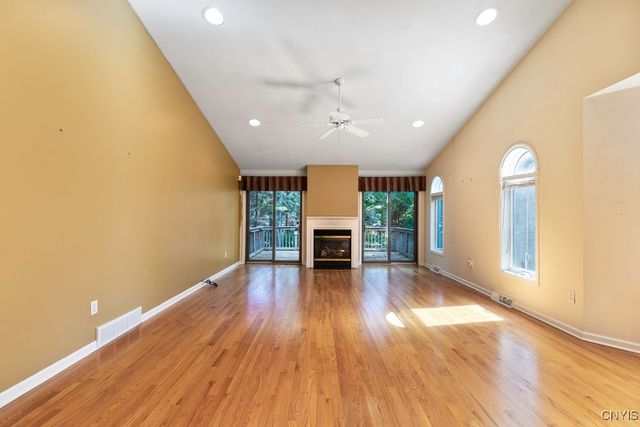 42 Nursery Lane, Syracuse, NY 13210