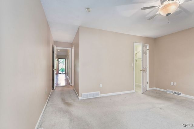 42 Nursery Lane, Syracuse, NY 13210