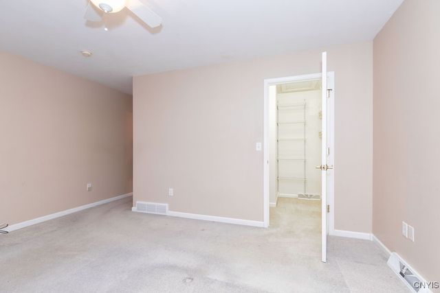 42 Nursery Lane, Syracuse, NY 13210