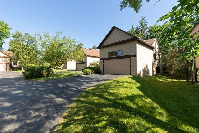 42 Nursery Lane, Syracuse, NY 13210