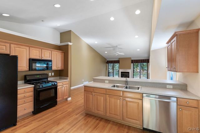 42 Nursery Lane, Syracuse, NY 13210