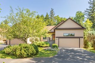 42 Nursery Lane, Syracuse, NY 13210