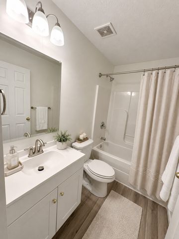 1050 Bradford Park Rd, Mount Juliet, TN 37122