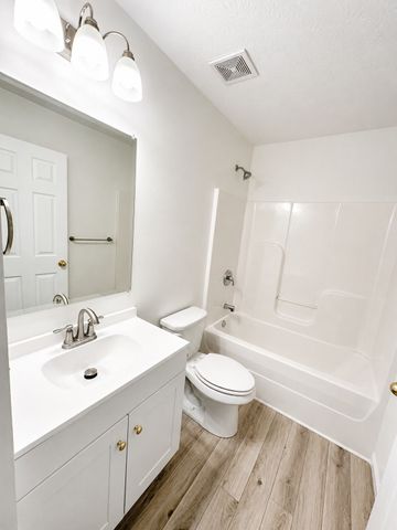 1050 Bradford Park Rd, Mount Juliet, TN 37122