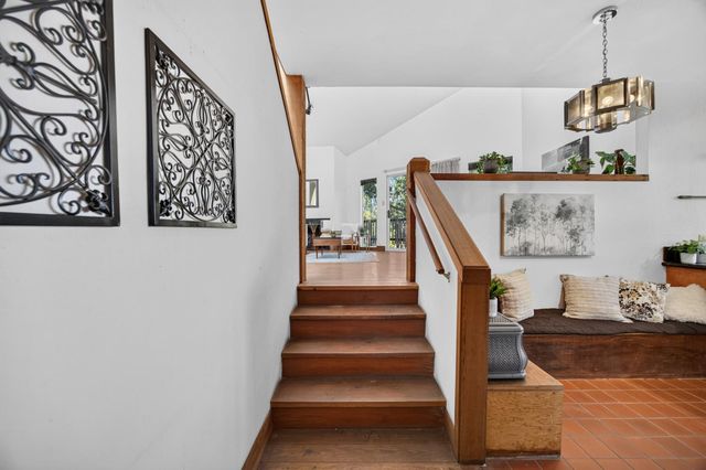 4520 S Land Park Dr, Sacramento, CA 95822
